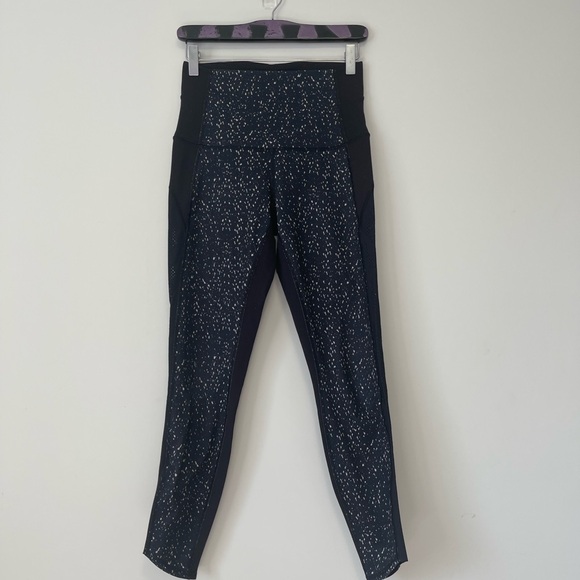 Lululemon Beyond Boundaries Black Butterfly Texture Mink Berry Leggings Size 6 - Picture 6 of 12